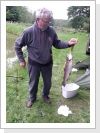Rolf zeigt stolz seine 60 cm Forelle 2014